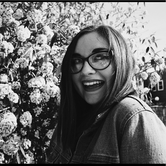 Meet your Posher, Joeleen - Picture 1 of 1